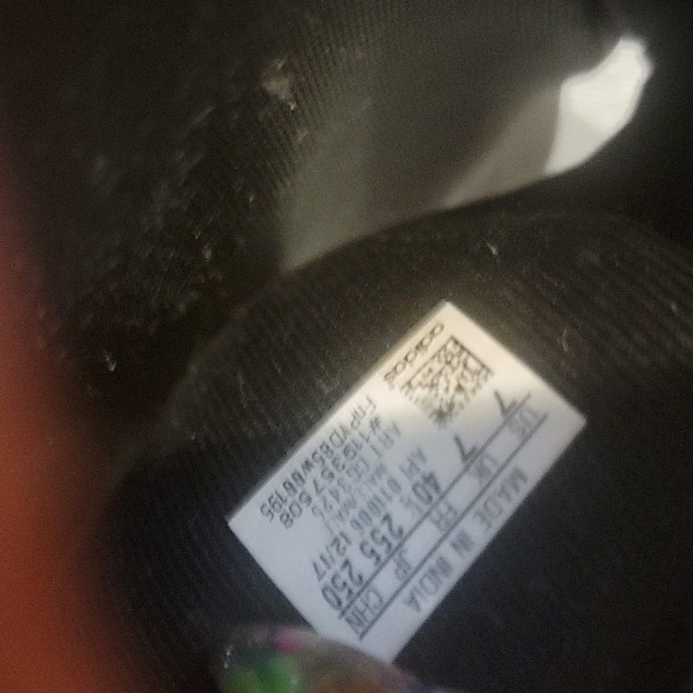 Adidas - Picture 3 of 5